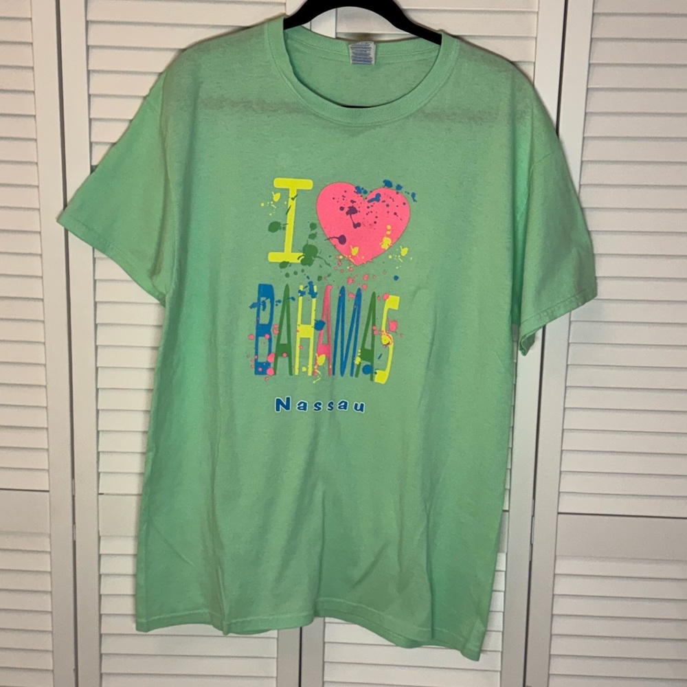 I LOVE ❤️ BAHAMAS Nassau Neon Green Pink Heart Tshirt by Gildan size Large